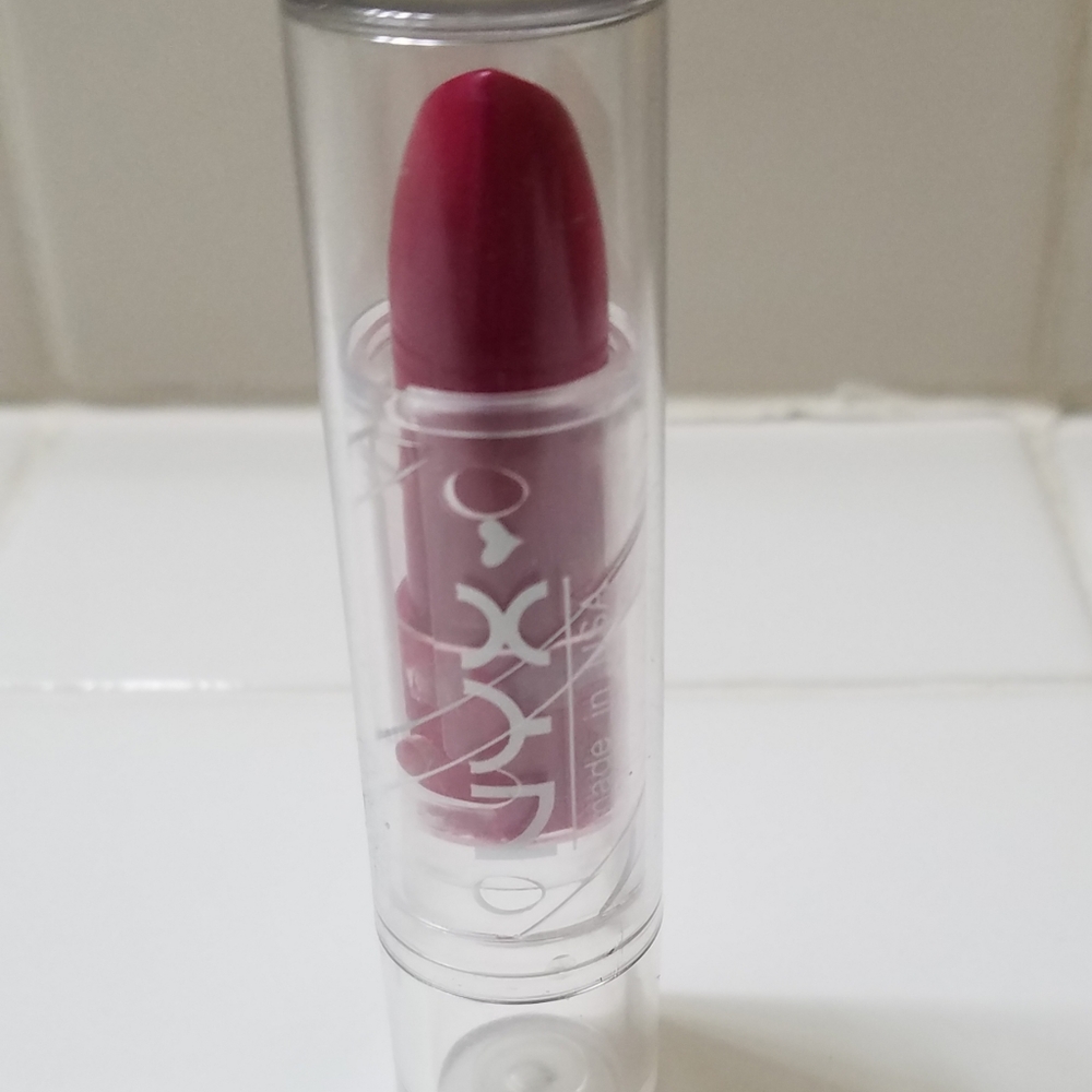NYX Cosmetics Lipstick Chloe 521 Dark Pink